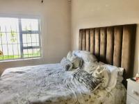 Main Bedroom of property in Kraaifontein