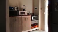 Kitchen - 8 square meters of property in Lehae