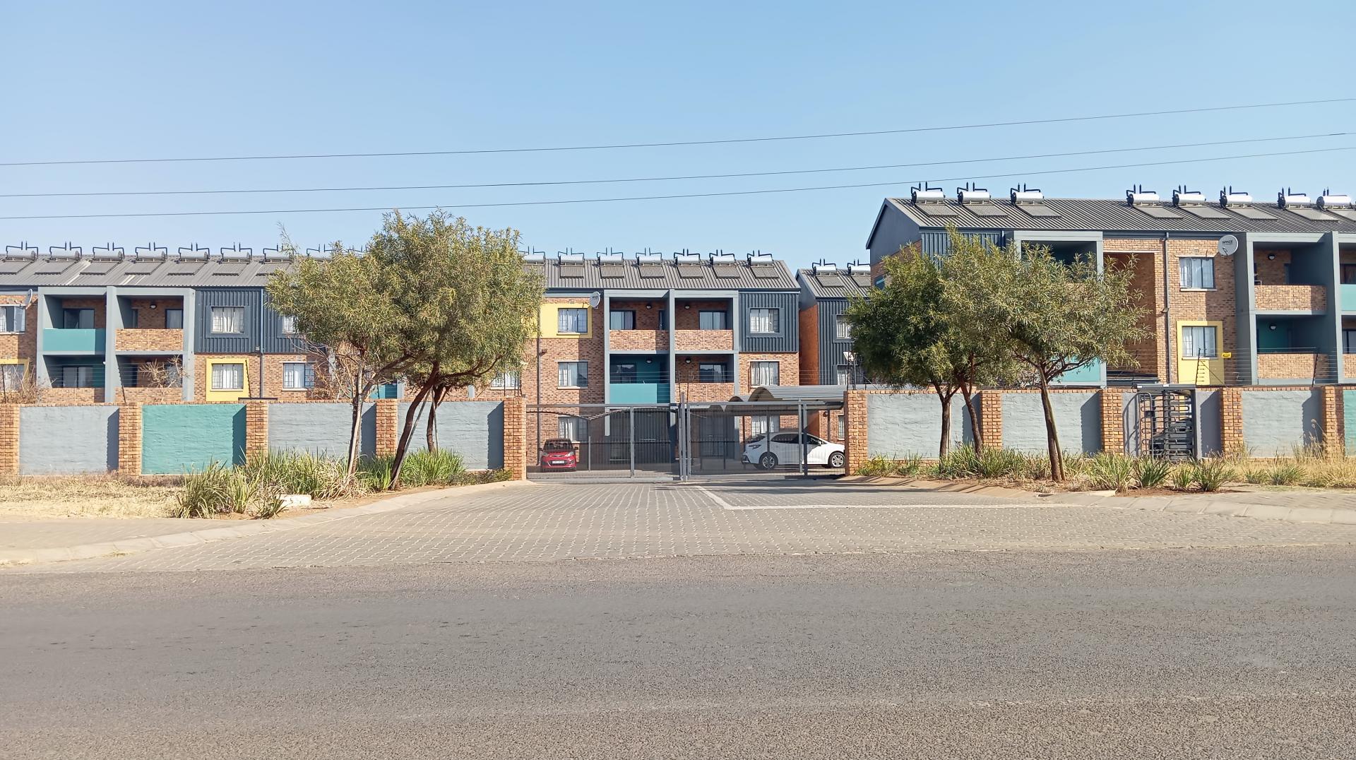 Front View of property in Lotus Gardens