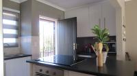 Kitchen - 8 square meters of property in Wilgeheuwel 