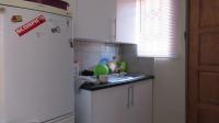 Kitchen - 4 square meters of property in Klippoortje