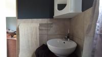 Guest Toilet - 4 square meters of property in Kosmosdal