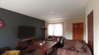 Lounges - 19 square meters of property in Kosmosdal