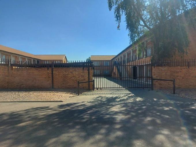 2 Bedroom Apartment for Sale For Sale in Rustenburg - MR644356