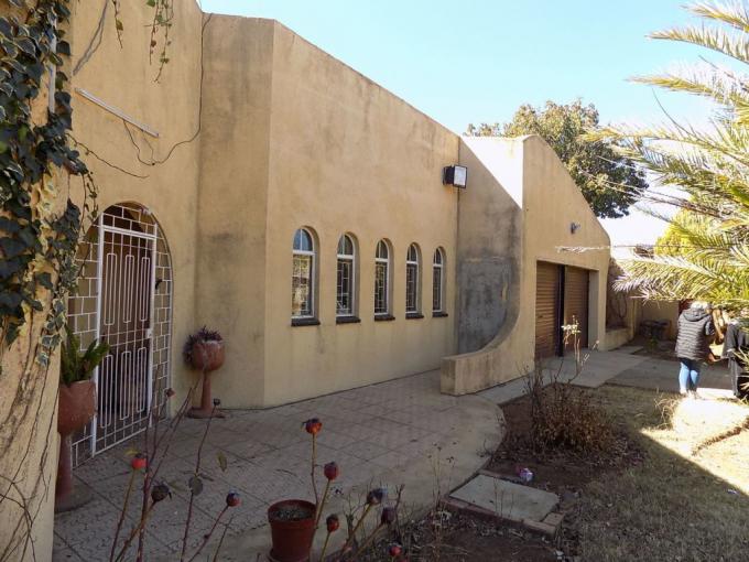 4 Bedroom House for Sale For Sale in Ventersdorp - MR644446