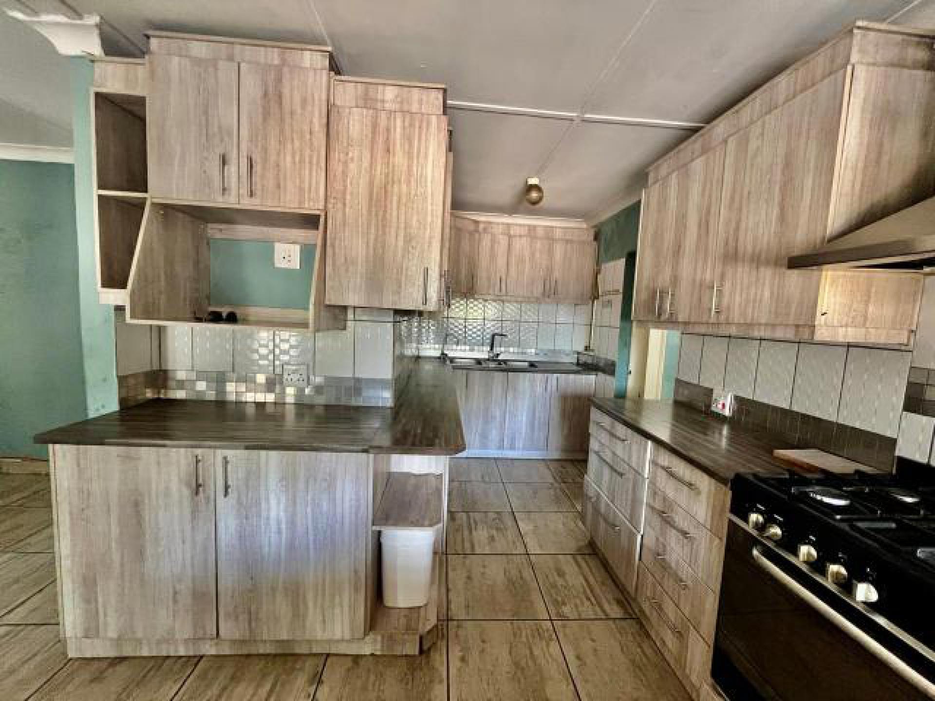 Kitchen of property in Modimolle (Nylstroom)