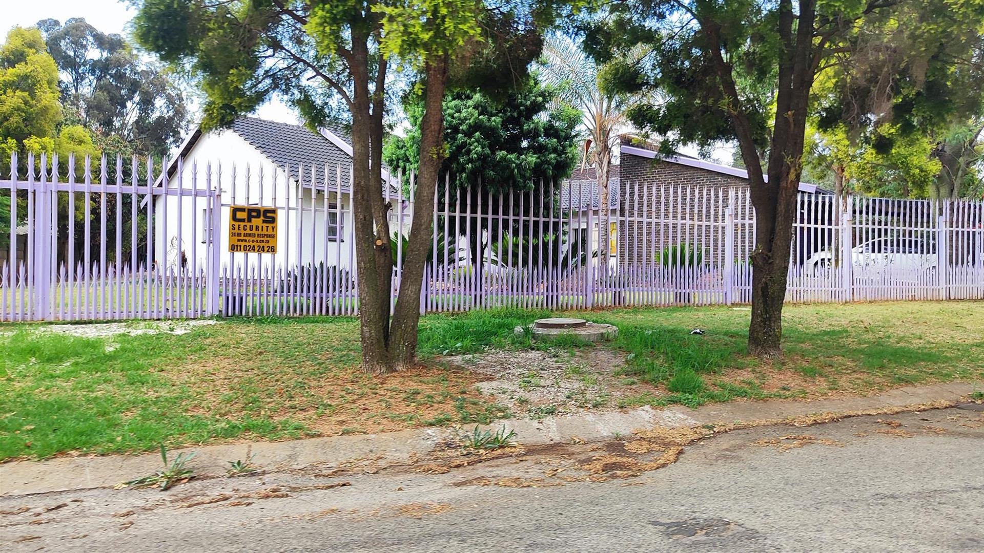 Front View of property in Brackenhurst