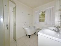 Main Bathroom of property in Brackenhurst