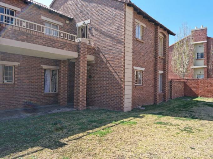 2 Bedroom Apartment to Rent in Mooikloof Ridge - Property to rent - MR644547