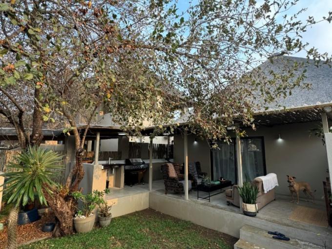 3 Bedroom Simplex for Sale For Sale in Hoedspruit - MR644683