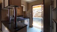 Kitchen - 6 square meters of property in Soshanguve East