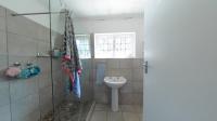 Bathroom 2 - 7 square meters of property in Hatton Estate