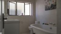 Bathroom 1 - 8 square meters of property in Paulshof