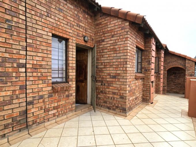 2 Bedroom Apartment for Sale For Sale in Mooikloof Ridge - MR644926