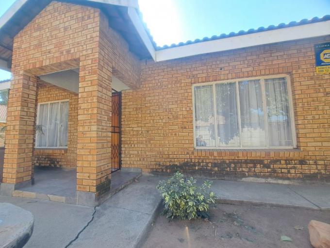 2 Bedroom House for Sale For Sale in Rustenburg - MR644936