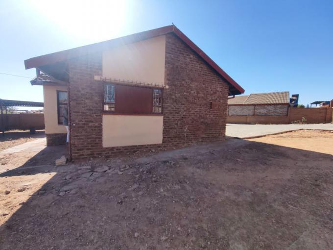 2 Bedroom House for Sale For Sale in Soshanguve - MR645007