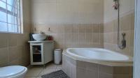 Main Bathroom - 9 square meters of property in Parklands