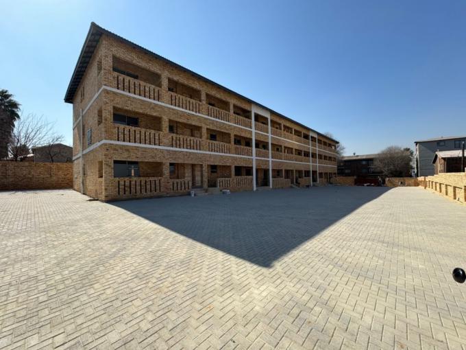 42 Bedroom Commercial for Sale For Sale in Alberton - MR645138