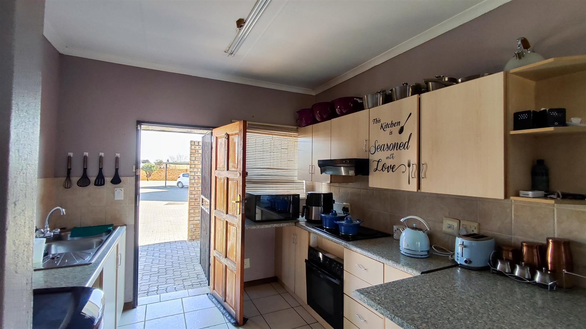 Kitchen - 9 square meters of property in Riversdale