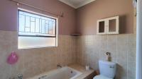 Bathroom 1 - 7 square meters of property in Riversdale