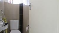 Guest Toilet - 2 square meters of property in Kew