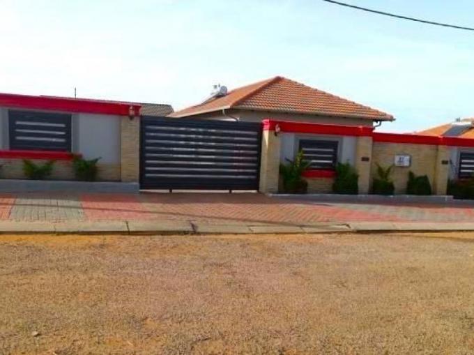 3 Bedroom House for Sale For Sale in Azaadville Gardens - MR645205