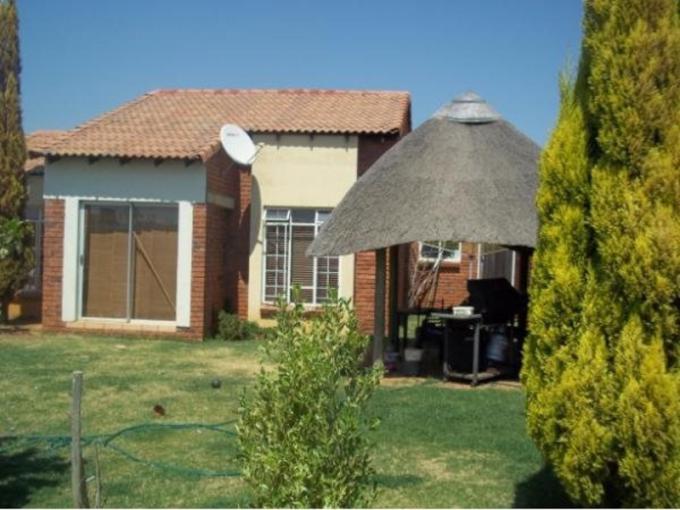 2 Bedroom Simplex for Sale For Sale in Mooikloof Ridge - MR645359