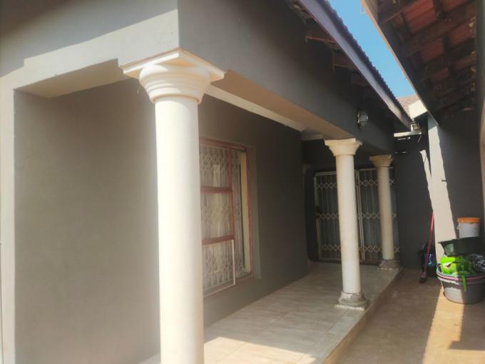 6 Bedroom House for Sale For Sale in Thohoyandou - MR645405