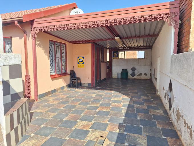 2 Bedroom House for Sale For Sale in Soshanguve - MR645454