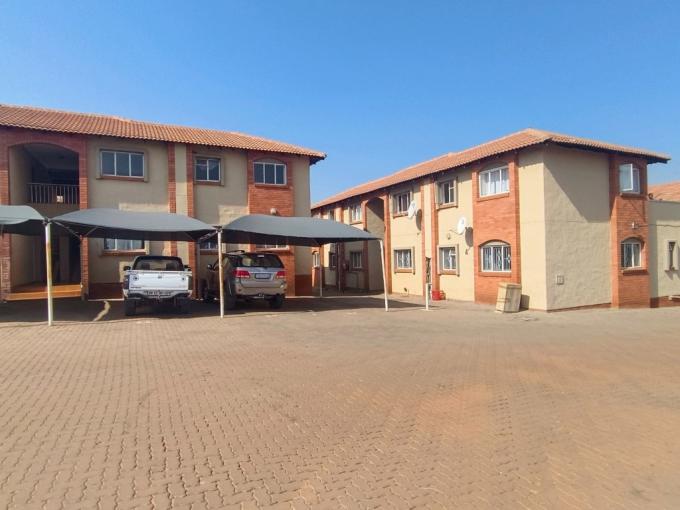 2 Bedroom Apartment for Sale For Sale in Rensburg - MR645463