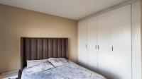 Bed Room 1 - 14 square meters of property in Honey Park