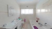 Main Bathroom - 6 square meters of property in Margate