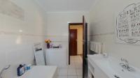 Main Bathroom - 6 square meters of property in Margate