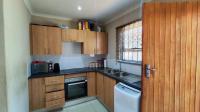 Kitchen - 10 square meters of property in Klippoortjie AH