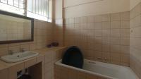 Main Bathroom - 6 square meters of property in Sunnyside