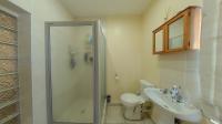 Main Bathroom - 4 square meters of property in Windermere