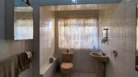 Bathroom 1 - 5 square meters of property in Primrose