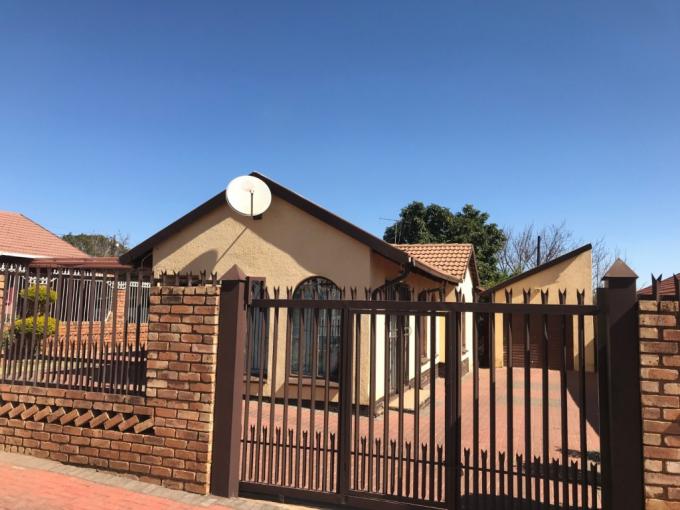 3 Bedroom House to Rent in Mabopane - Property to rent - MR645671