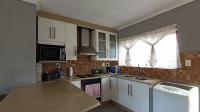 Kitchen - 9 square meters of property in Mondeor