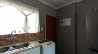 Kitchen - 9 square meters of property in Mondeor