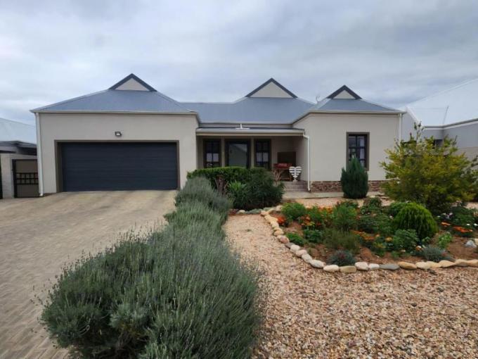 3 Bedroom House for Sale For Sale in Oudtshoorn - MR645733