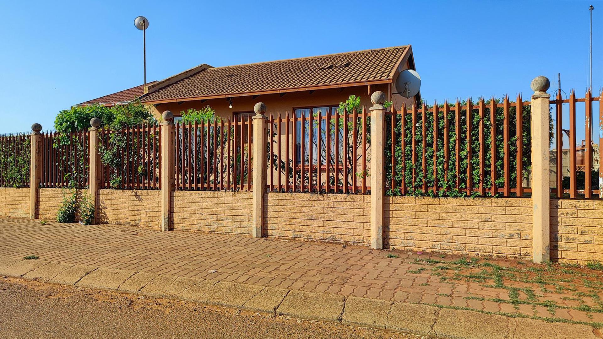 Front View of property in Sebokeng