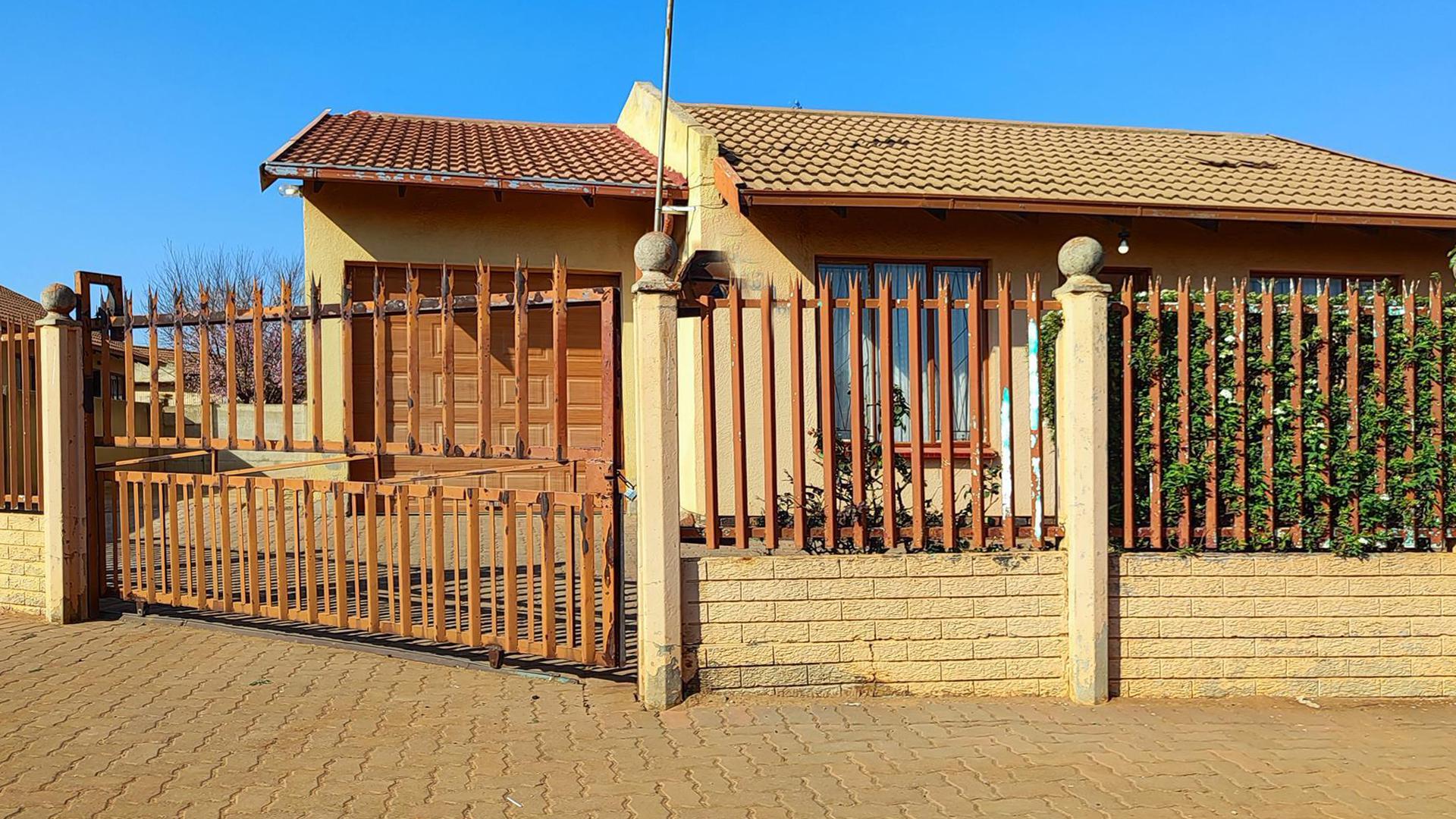 Front View of property in Sebokeng