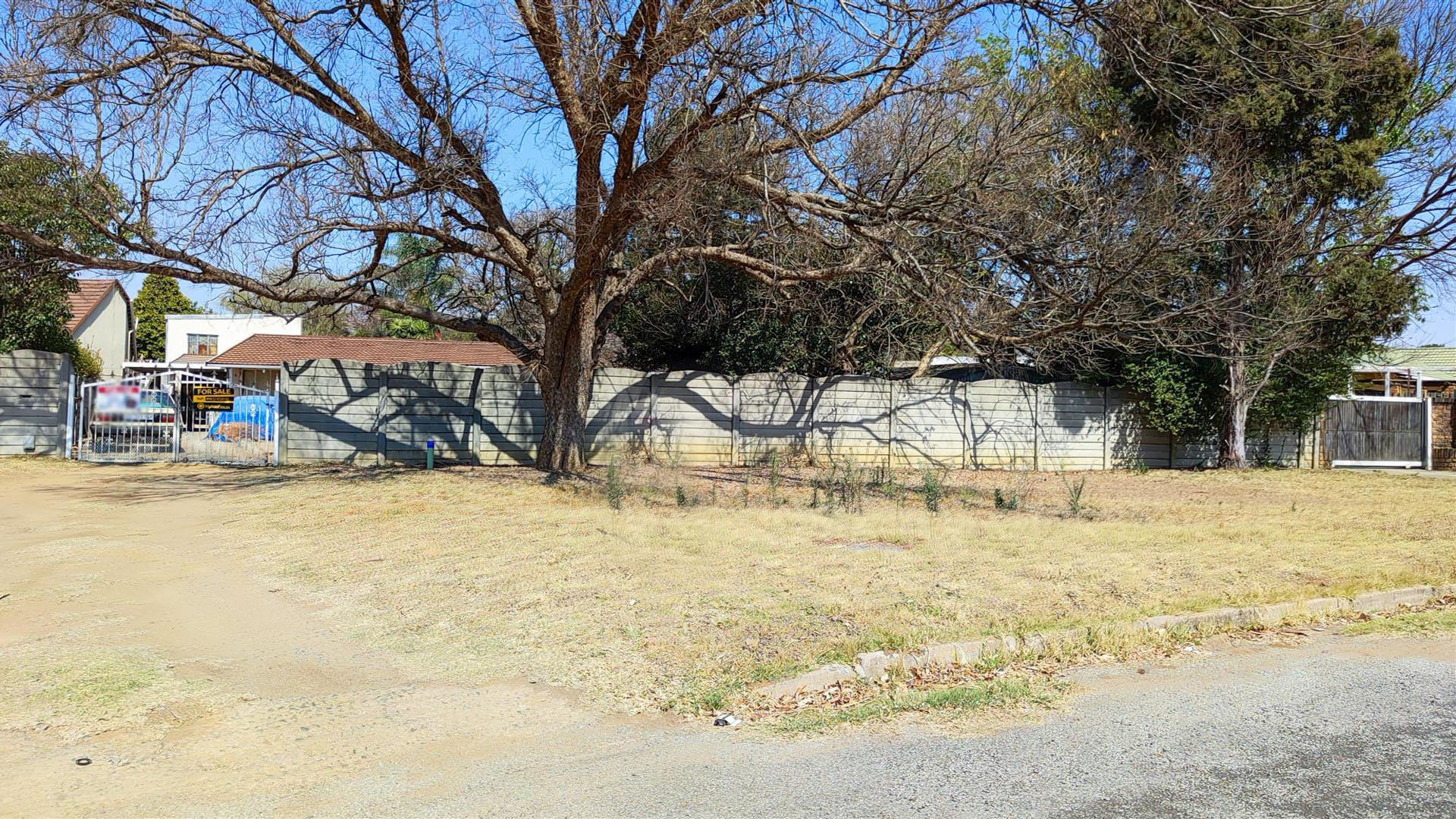 Front View of property in Bonaero Park