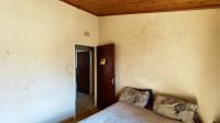 Bed Room 1 - 11 square meters of property in Bonaero Park