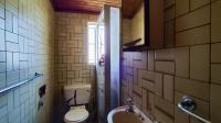 Bathroom 1 - 4 square meters of property in Bonaero Park