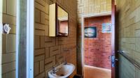 Bathroom 1 - 4 square meters of property in Bonaero Park