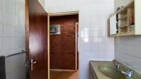 Bathroom 2 - 5 square meters of property in Bonaero Park