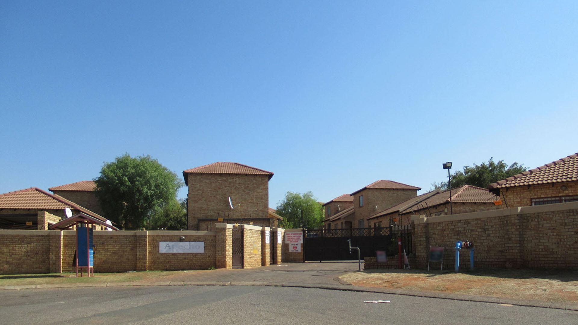 Front View of property in Witpoortjie