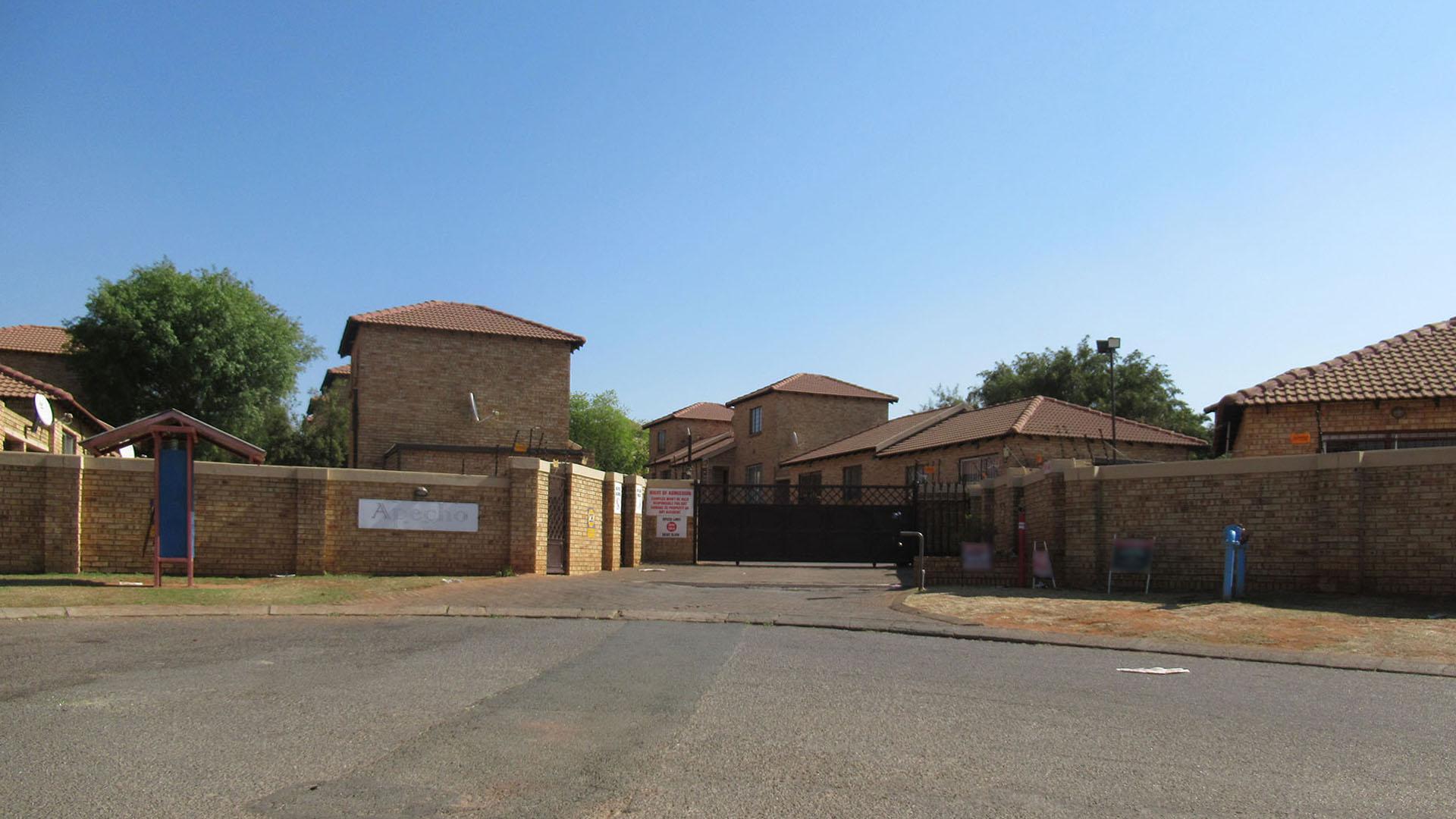 Front View of property in Witpoortjie